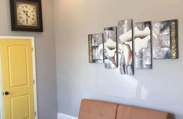 Modern Condo 2 Blocks From Quarters - Foto 17