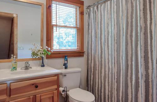 30 Mins to Boone, Fire Pit, Hot Tub, 3 porches, Dogs OK - Photo 18