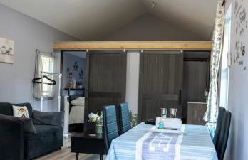 Alvin with all serenity and bliss and yet close dearly - Foto 3