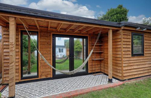 Beautiful 5 bed house, relaxing garden and driveway parking 10 min to the beach - Foto 10