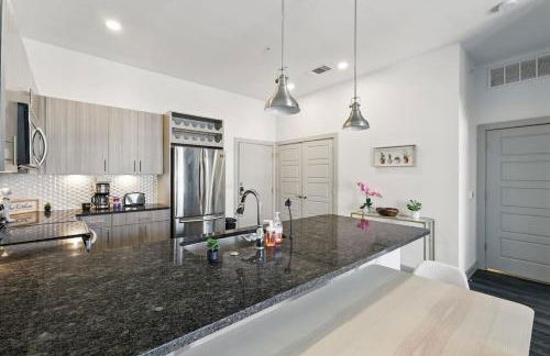 Modern 1BR near TPC Golf Free Parking and Wifi - Foto 8