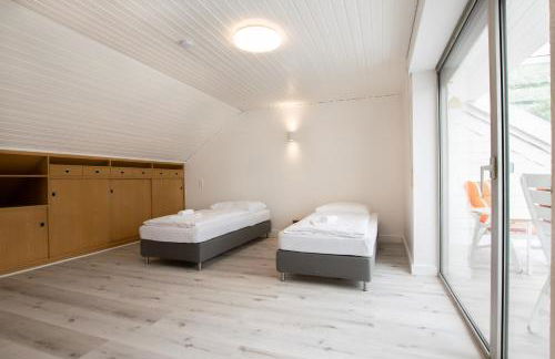 Tolstov House - Freistehendes 9 Zimmer Haus mit großem Garten - Photo 11