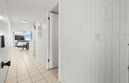 Amazing Beachfront Condo with AC - Photo 19