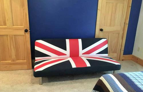 Cozy Vacation Rental for 10 with a Fire Pit in Jim Thorpe, Pennsylvania - Photo 33