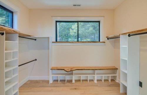 Great for Gatherings! Evergreen Getaway with Hot Tub - Foto 19