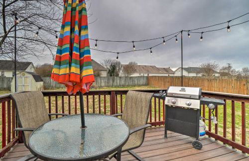 Suburban Getaway with Game Room, 19 Mi to Nashville! - Foto 2