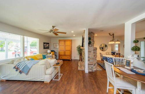 Close to Beach, Hot Tub, Pet Friendly, Firepit - Foto 26