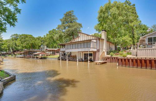 Spacious Deck Waterfront Home in Gun Barrel City! - Foto 30