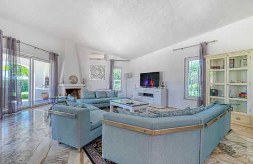 Golfinhos - MAGNIFICENT & SPACIOUS 5 BEDROOM VILLA - Foto 22