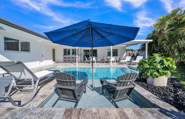 Luxury Waterfront Home Minutes from the Beach by RedAwning - Photo 18