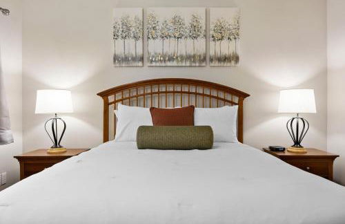 Lakeview Golf Retreat 1BDR Condo at Resort 5057 - Photo 23