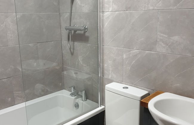 Lovely 4 bed House Sleeping 8 Near Ashbourne - Photo 16