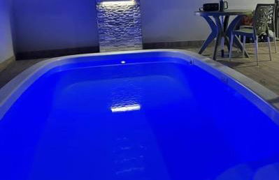 Casa com piscina bem localizada - Foto 15