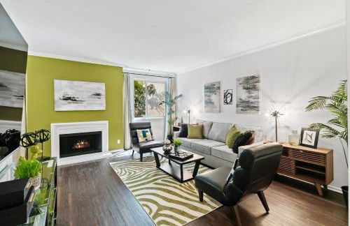 Beverly Hills Gem 1 BR Apt with Parking 218 - Photo 3