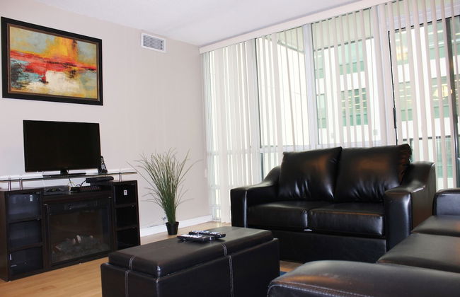 WhiteHall Suites- Yorkville - Photo 24