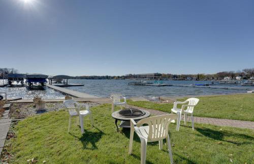 Lakeside Michigan Retreat with Boat Dock and Fireplace - Foto 2