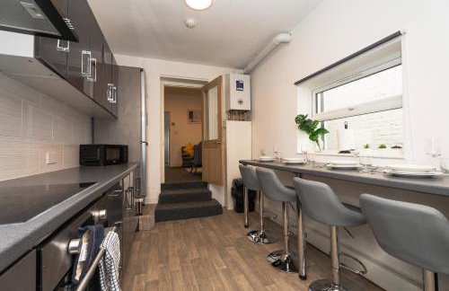 Thameside Terrace - 4Bed 3Bath near Purfleet train station - Photo 4