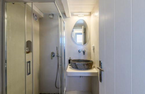 Mykonos Supreme Comfort Suites & Villas - Photo 132