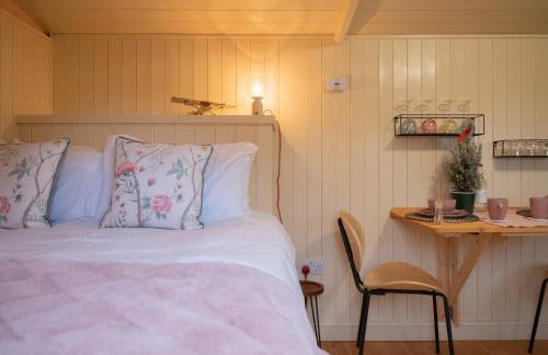 Shepherdshut-hot Tub-cotswolds-petfriendly - Photo 27