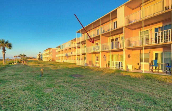 Oceanfront Condo w/ Private Balcony Pool + Tennis Bubbly Blew by Avantstay - Photo 129