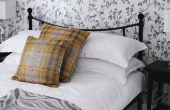 Large Country House with Hot Tub, Pool Table, and Log Burner - Photo 57