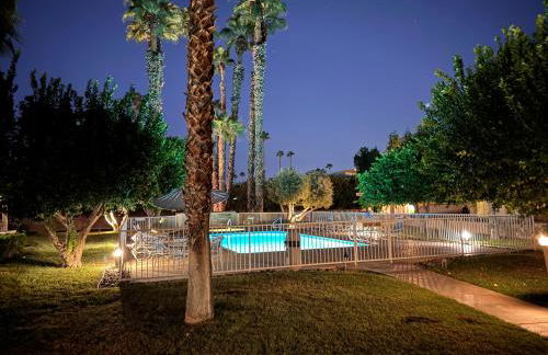 Charming & Cozy 2-Bedroom in the Heart of Cathedral City! - Foto 28