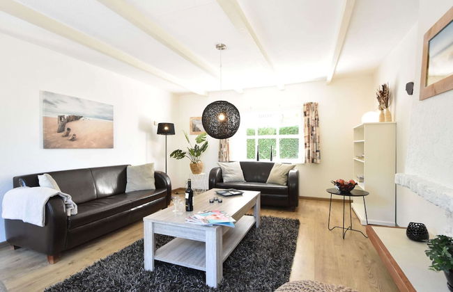 Cozy Holiday Home in Zonnemaire Near Lakebeach - Photo 22