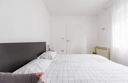 Cozy 2-bedroom house with parking slots - Photo 14