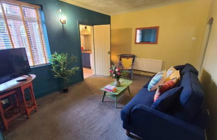Paget Cottage a cosy and comfy 2 bedroom cottage with parking to the rear and a short drive from Cannock town centre - Foto 31