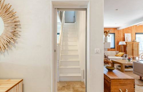 6BR Coastal Villa | Pool | Garden Serenity - Foto 22