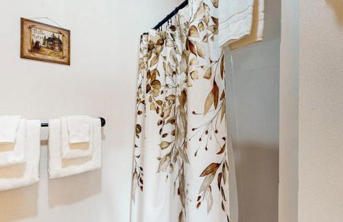 The Lake House - Photo 19