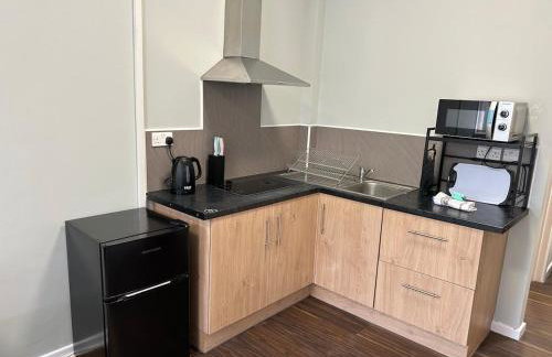 City-Centre Studio · Self-Contained · Sleeps 3 - Foto 10