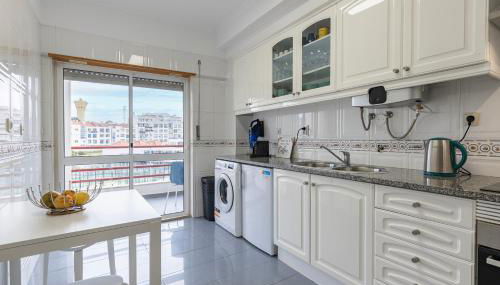 Sunny 2 BDR Apartment by LovelyStay - Foto 5, stove, dishwasher, pet friendly, toaster