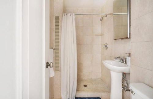 73-1104 New Studio UWS Doorman Gym - Foto 19