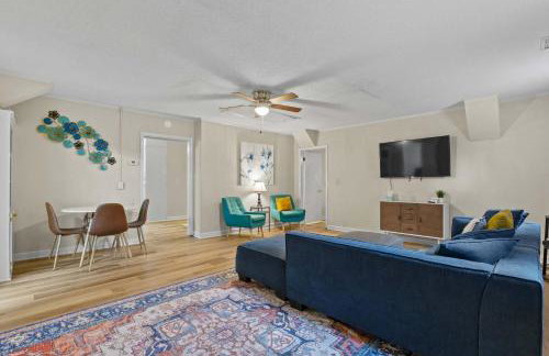 The Mid-Century Hub Close to Everything - Photo 1