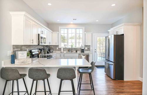 Maritime Meadows - Charming Resort-Style Home - Photo 3