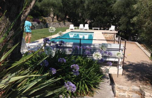 villa provençale en pierre avec vue sur la mer, piscine et jacuzzi - Foto 18