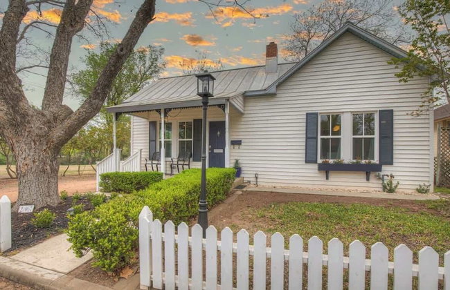 Awesome Haus With Gameroom, 4blks to Center of Town! - Foto 59