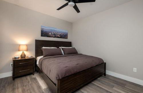 Walkable Downtown 5BR - Hot Tub and Resort Access - Foto 28