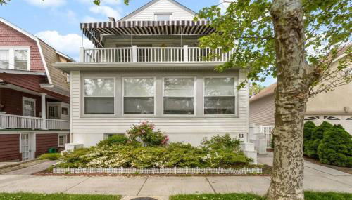 5BR 3BA Family Retreat 2 Blocks from Beach - Foto 1