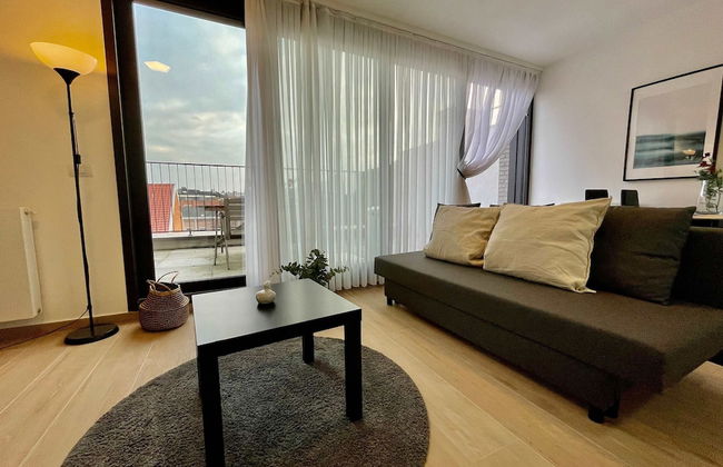 Modern 1BR Near Diamond District by Oneluxstay - Foto 1