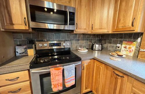 Cozy House 10 Min To Lake George - Foto 6