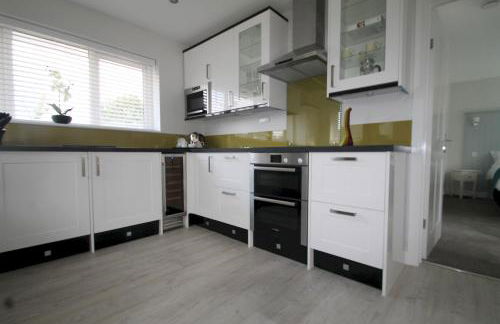 Honeysuckle Cottage with Hot Tub Park Facilities - Photo 4