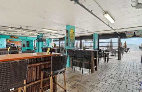 Beso Del Sol Beauty Studio Oasis in Dunedin 409 - Foto 23