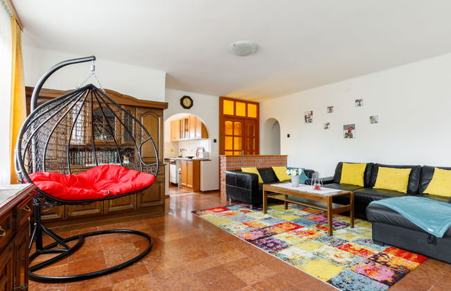 6 bedroom House in Balatonfenyves with private pool and garden - Photo 21