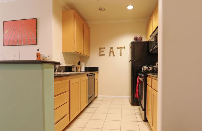 LAs Premier Apartments - Photo 33