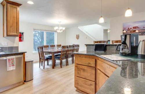 Spacious Bandon Getaway - 2 Blocks to Ocean! - Photo 12