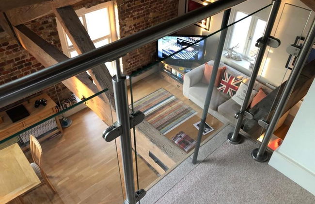 Riverside Penthouse Apartment - Foto 17