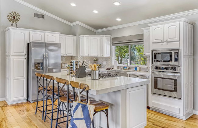 Temecula Wine Country Home w/ Pool, Hot Tub, Game Room & Vineyard Views - Foto 10