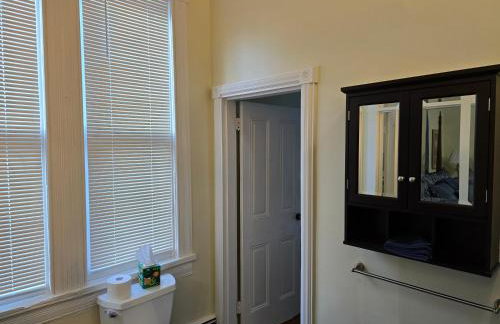 Newly Renovated Historic 6-Bedroom Manor, Where Timeless Elegance Meets Modern Luxury - Foto 35